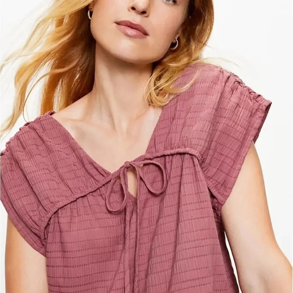 LOFT, New, Mauve Pink Tiered Tie V-Neck V-Back Crinkle Swing Top, Size Large - Picture 2 of 13